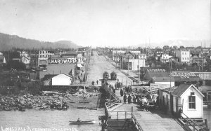 Lonsdale Avenue from the ferry, showcasing the ferry wharf, wagons, and streetcars, ca. 1907. Photo: G. G. Nye, NVMA 457