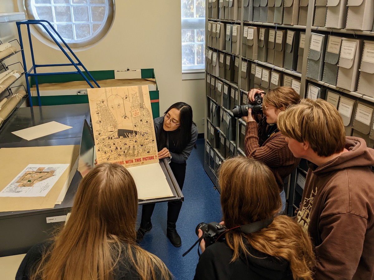 Reference Historian Daien Ide workshopping with students at the Archives of North Vancouver in November 2022. Photo: Artists For Kids